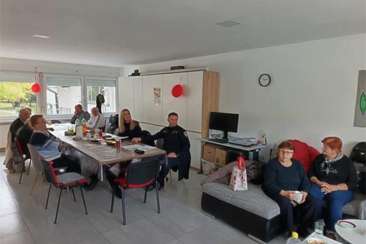 Slika /2025/s umirovljenicima u Valpovu/preuzimanje.jpg